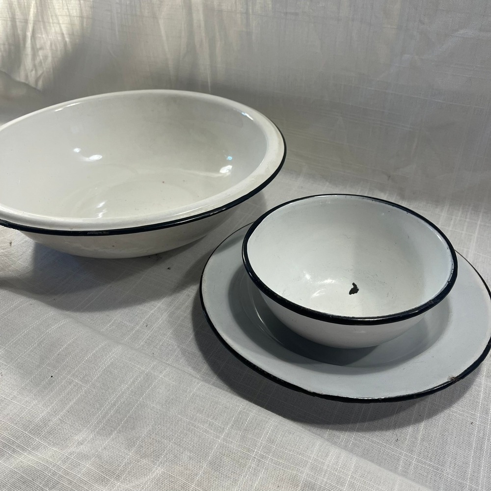 Vintage White Enamelware Set Wash Basin Bowl Plate Black Rim Farmhouse Decor
